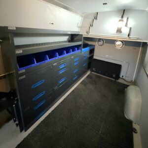 Sprinter-retreat-bil-bagagehyllor